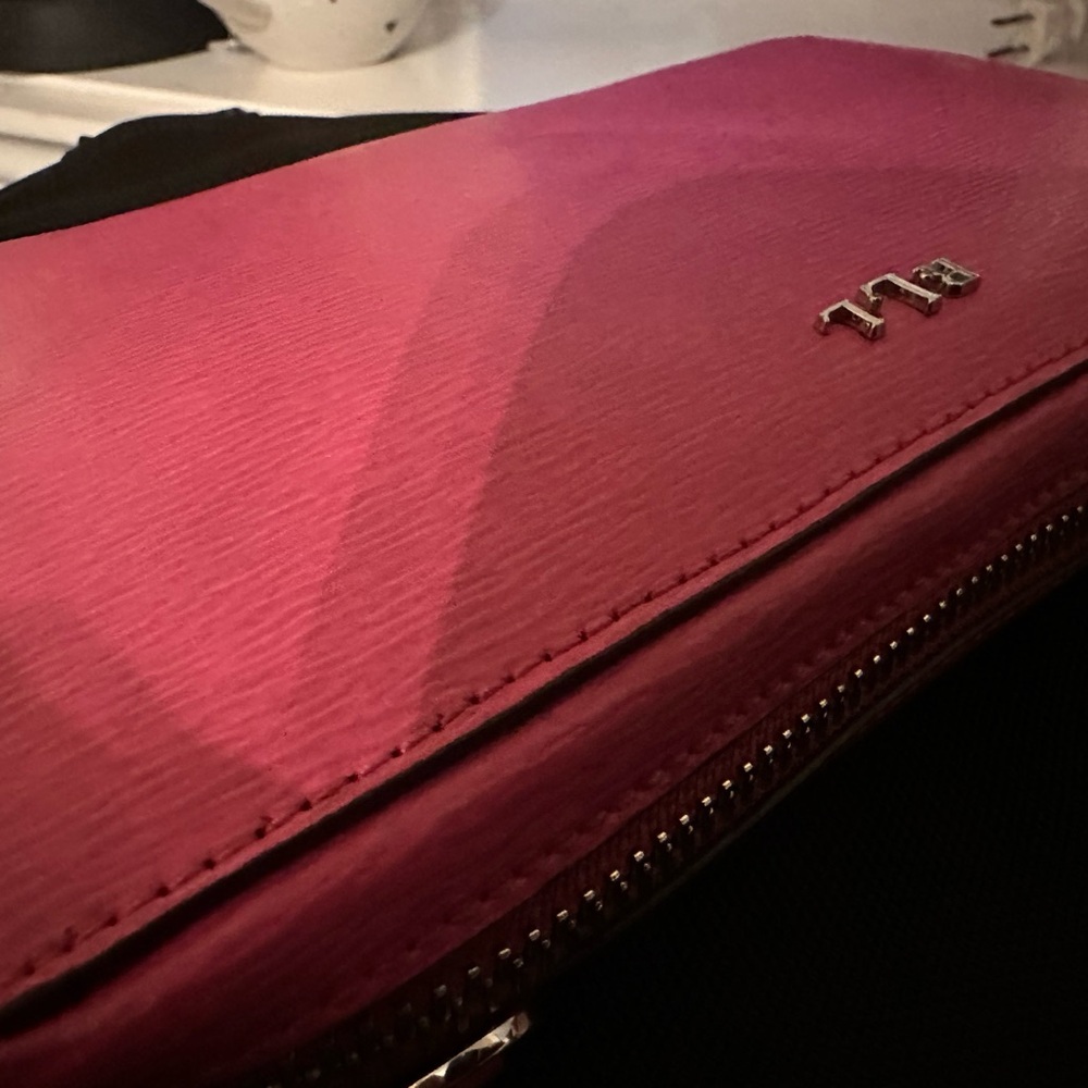 RLL Red Wallet - Picture 3 of 10